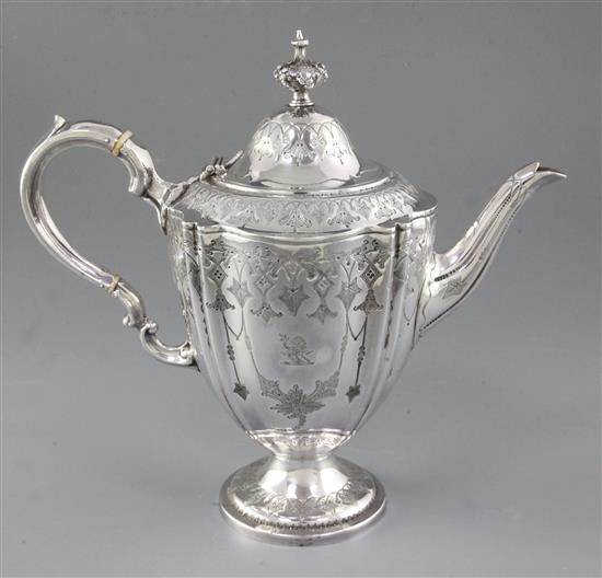 A Victorian silver coffee pot, Height: 10”/253mm Weight 25.2oz/714grms